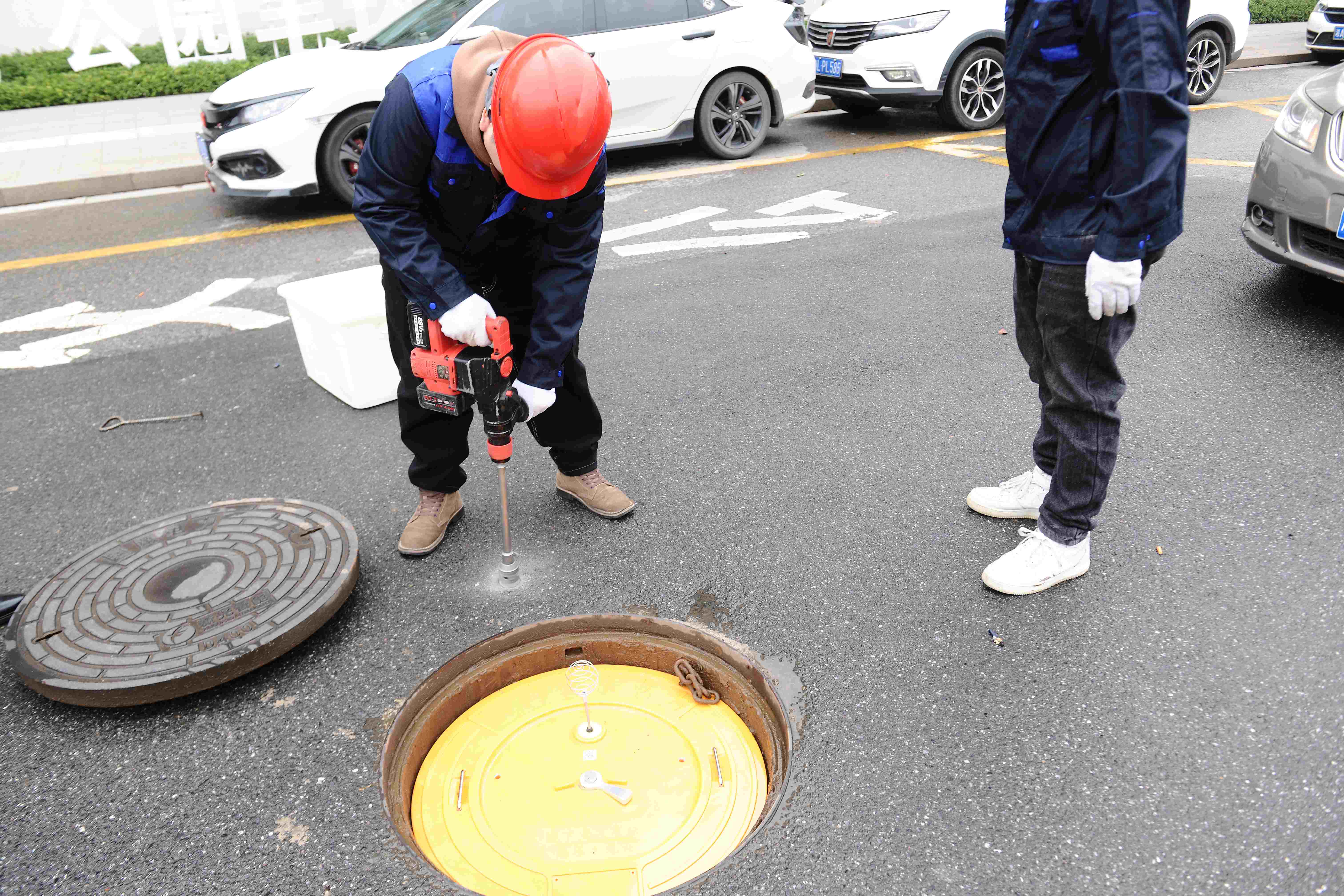 黑科技|物聯(lián)網(wǎng)智能電子鎖井蓋，守護(hù)井下安全