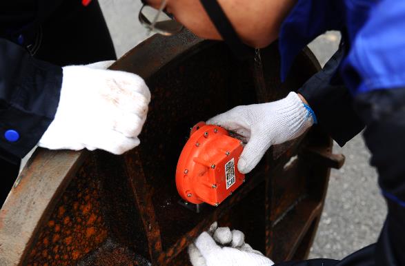 “井蓋問題” 頻發(fā)!智能井蓋讓城市 “腳下安全” 可感知