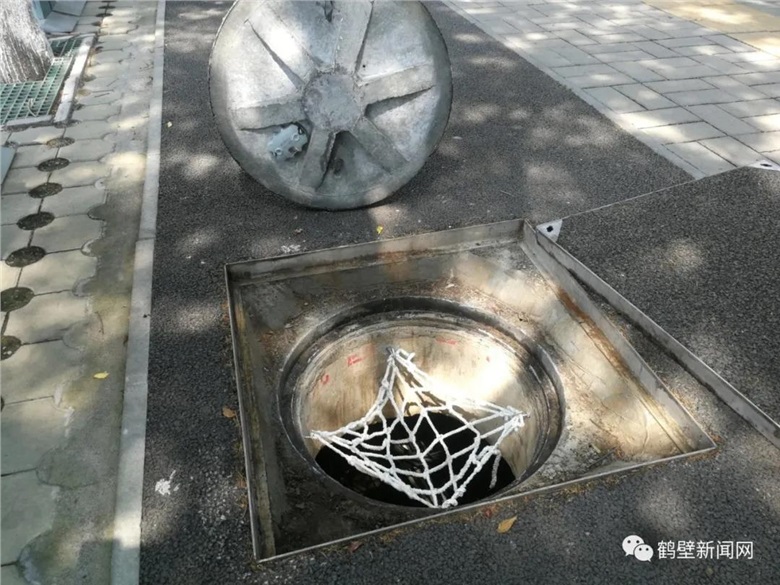 湖南新光智能井蓋亮相河南鶴壁，防盜防移位，手機(jī)還能監(jiān)控井蓋狀態(tài)